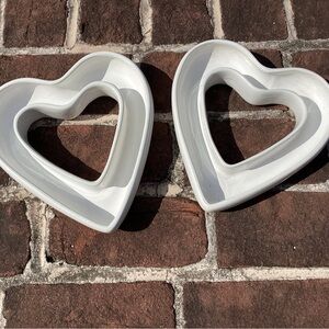 2 NEW Loucarte Gardener’s Eden White Ceramic Heart Flower Ring Frog Planter